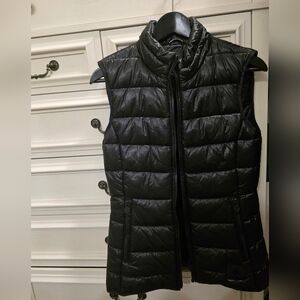 Moose Knuckles Sleek Black Outerwear